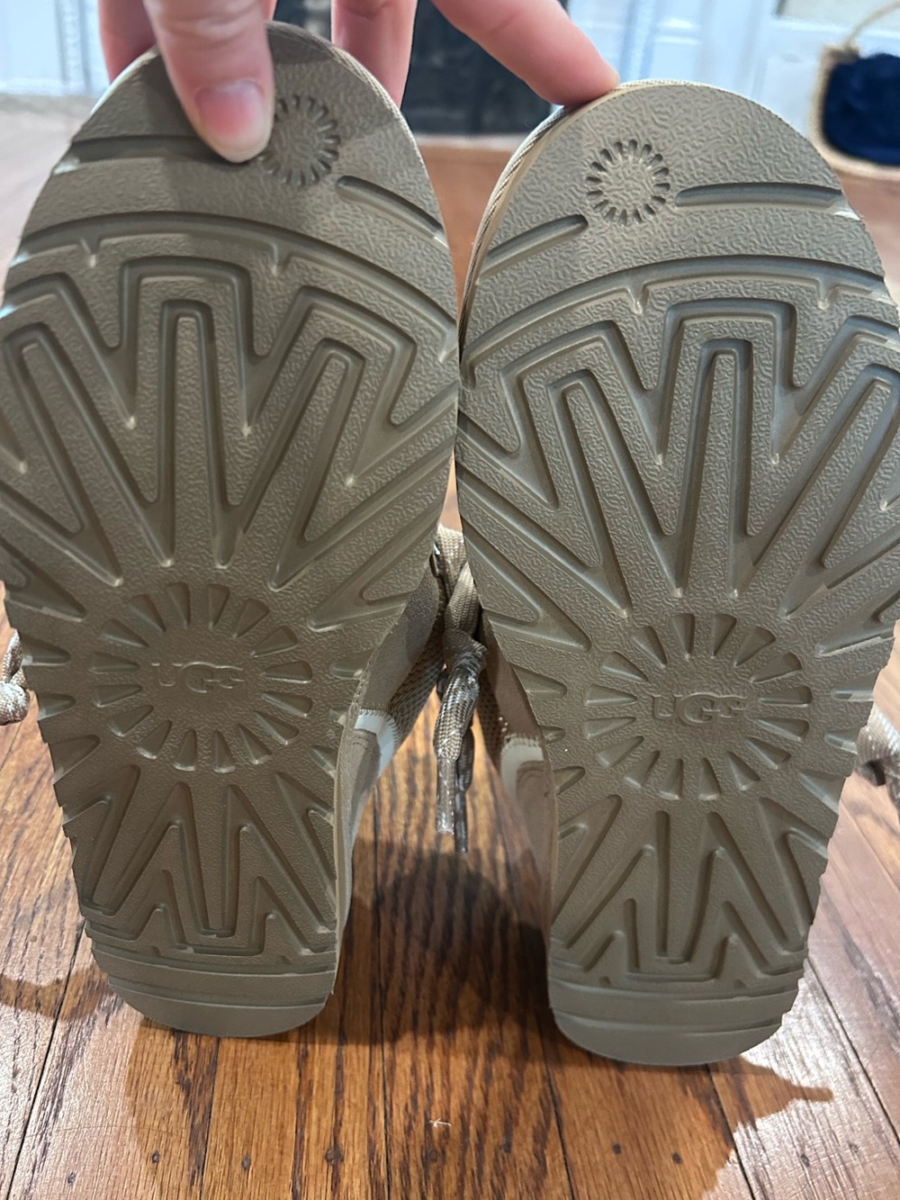 NEW! UGG Lowmel Tan Suede Platform Lace-Up Sneaker - 8 - Picture 8 of 13